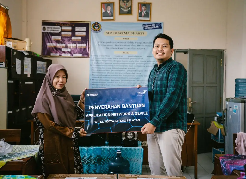 Telkom Perkuat Akses Digitalisasi Pendidikan Melalui Bantuan AND (Application, Network, Device) di 71 SLB